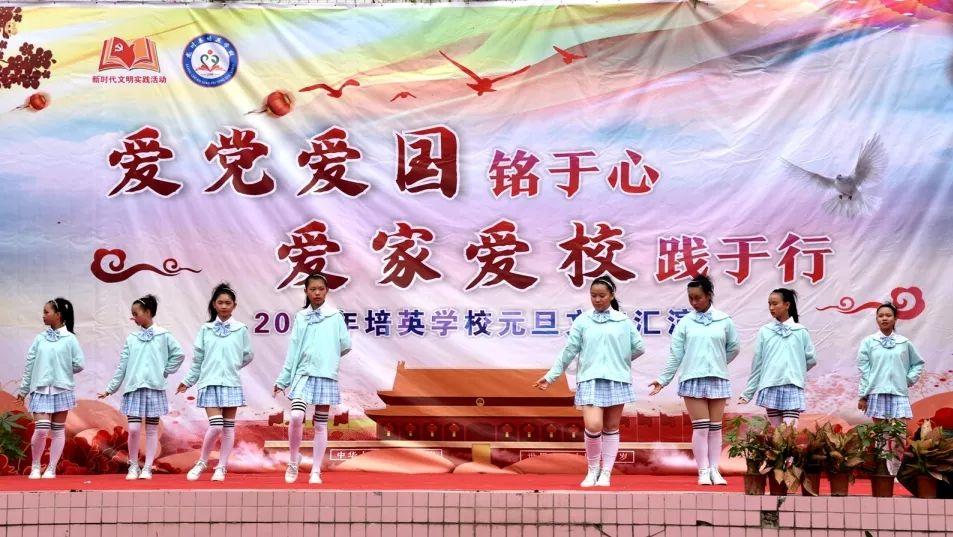 曝小米14 Ultra 2月登场 卢伟冰：非常非常非常强